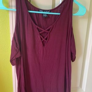 maroon top